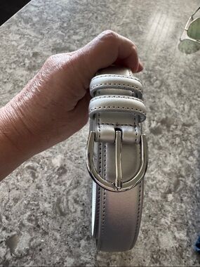 Women’s Metallic Silver Leather Belt with Polished Buckle